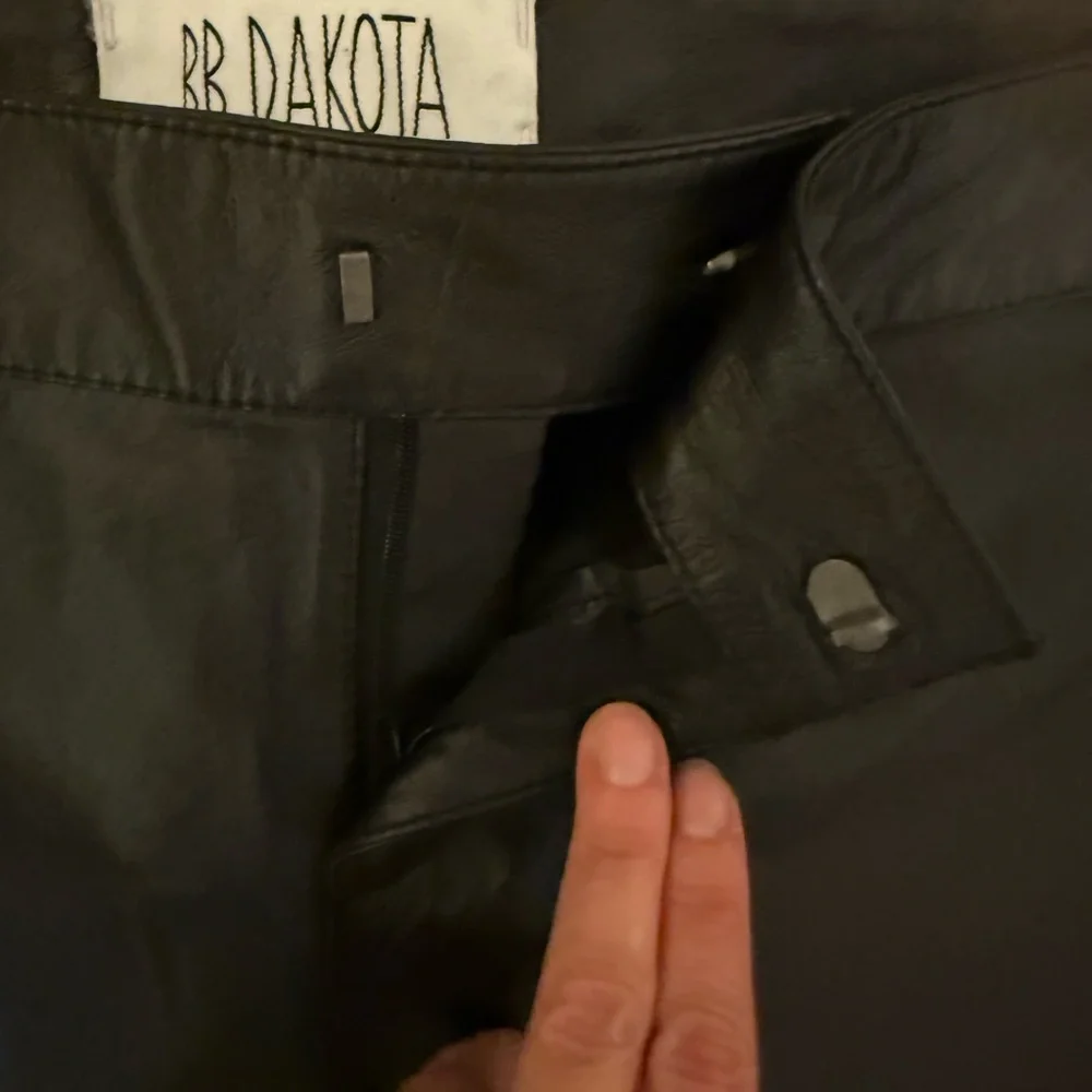 BB Dakota Wilson’s Dark Real Leather Trouser Pants Sz 8 NWT